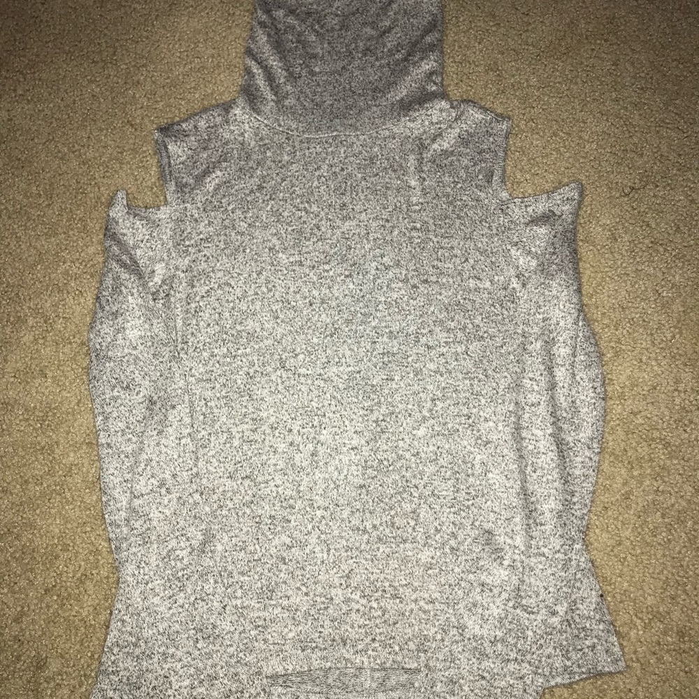 Turtleneck long sleeve top